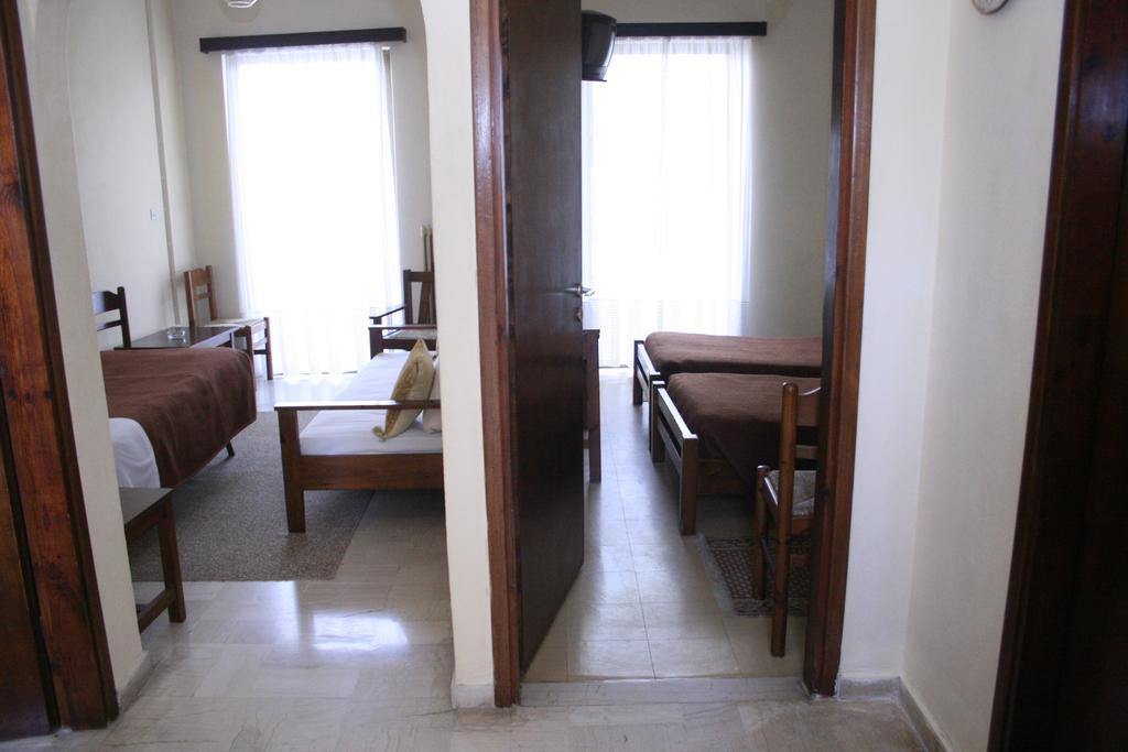 Aparthotel Iliahtides Amarynthos Chambre photo